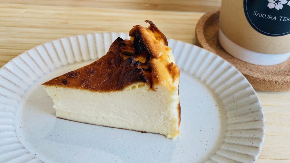 「サクラカフェテラス」バスクチーズケーキ